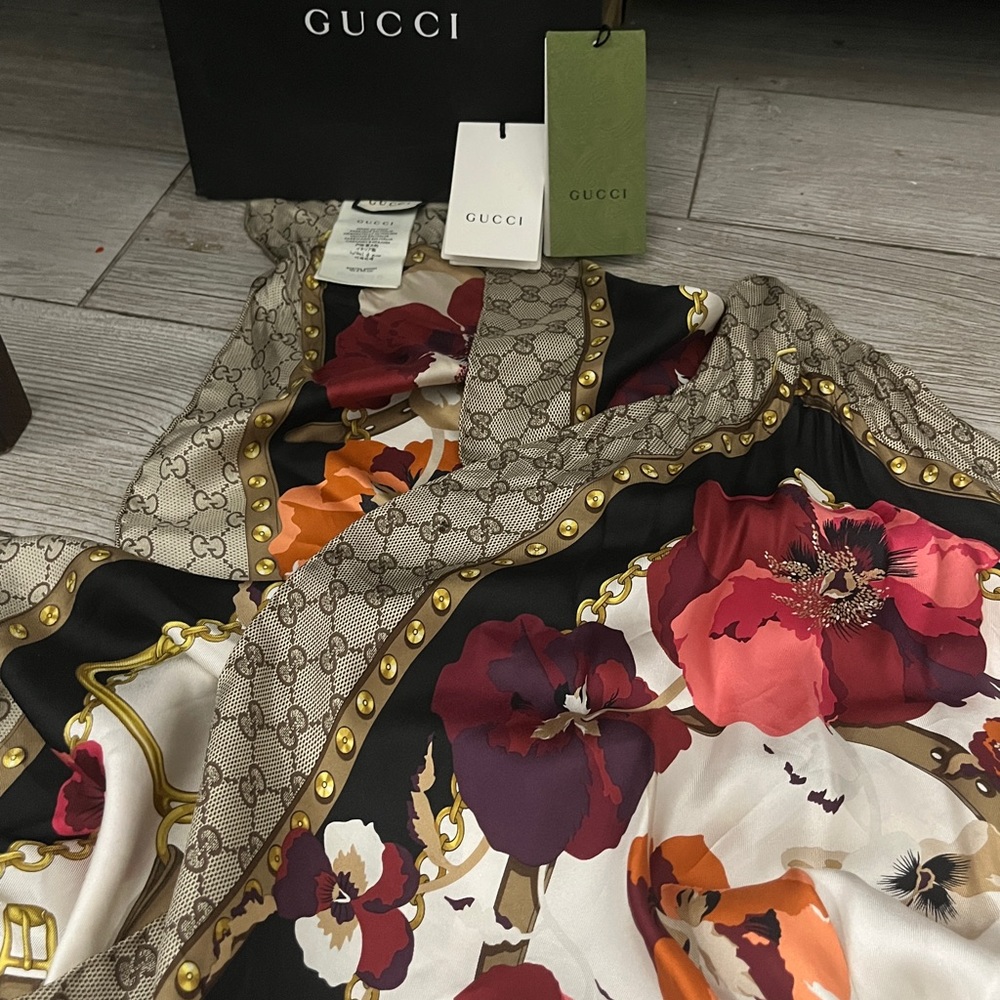 Gucci Scarf - Authentic, multicolored, GG Logo, Brand new - never used - Picture 1 of 2